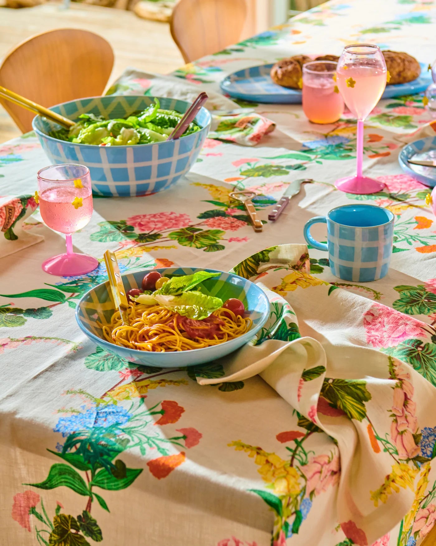 Kip & Co - Bouquet Beauty Linen Tablecloth