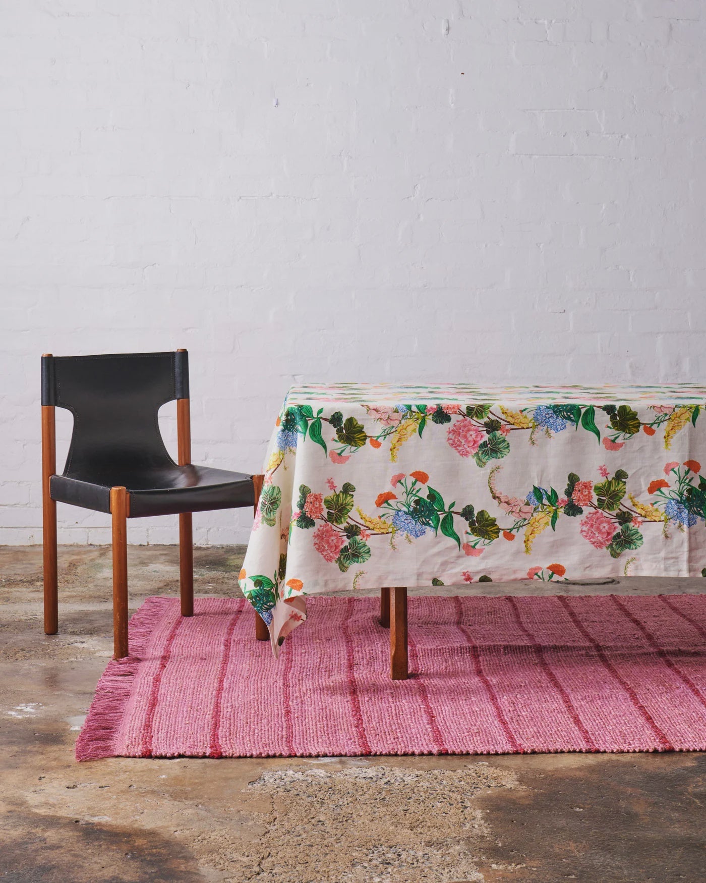 Kip & Co - Bouquet Beauty Linen Tablecloth